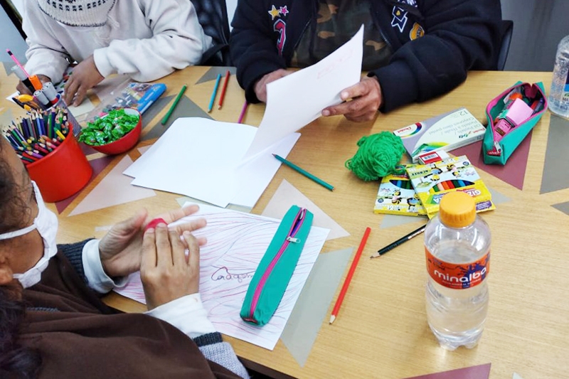 Mulheres aprendem e desenvolvem atividades remuneradas com projeto - Foto: Kaio Nunes