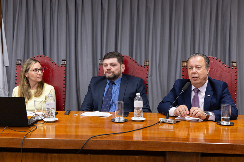 Dra. Luciana Rigoni, Dr. Jean Carlucci e Coronel Marco Severo - Foto: Imprensa EPM