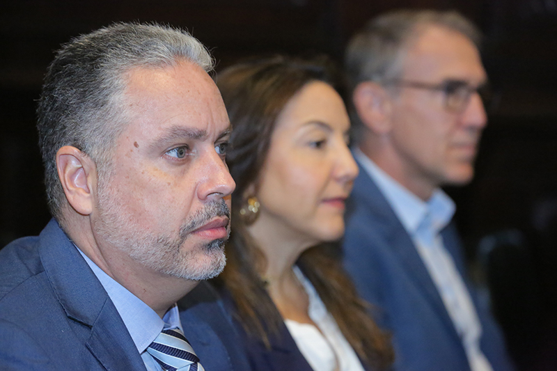 Rafael ao lado de Fernanda Camargo e Claudio M. Romagnolo em evento de 10 anos do Programa SEMEAR em 2024 - Foto: Lucas Claudiano | Imprensa TJSP///