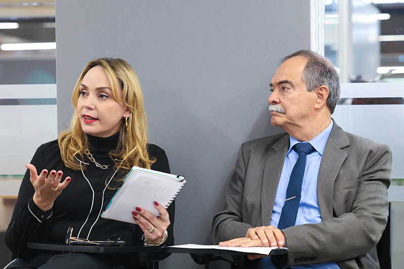 Dra. Carolina Maracaj&aacute; e Des. Luiz Antonio Cardoso - Foto: Lucas Claudiano | Imprensa TJSP