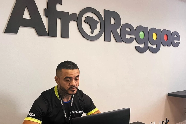 AfroReggae e Instituto Ação Pela Paz firmam parceria para atender pessoas egressas