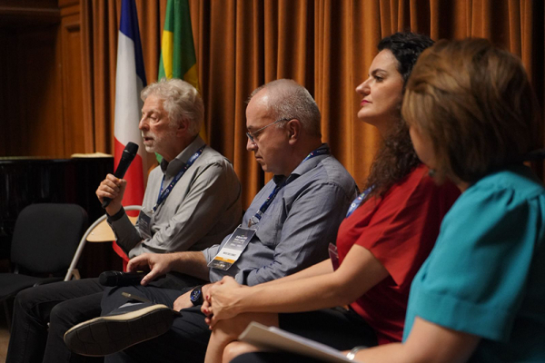Reconhecimento em Paris: SEMEAR é homenageado e autoridades recebem certificado
